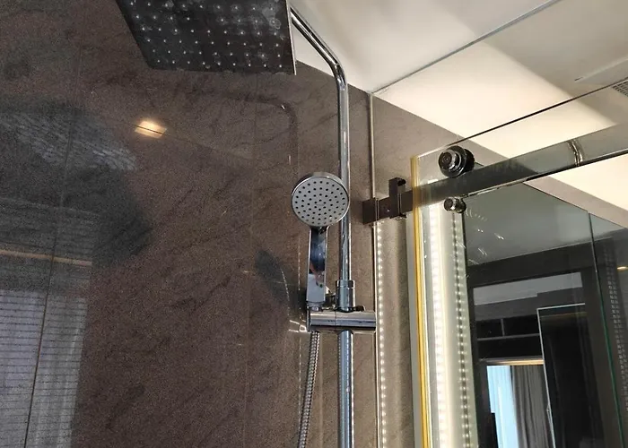 Апартаменты Modern 2br-3 Mins Walking Distance To Bts Thonglor Бангкок