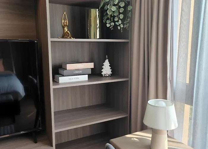 Апартаменты Modern 2br-3 Mins Walking Distance To Bts Thonglor