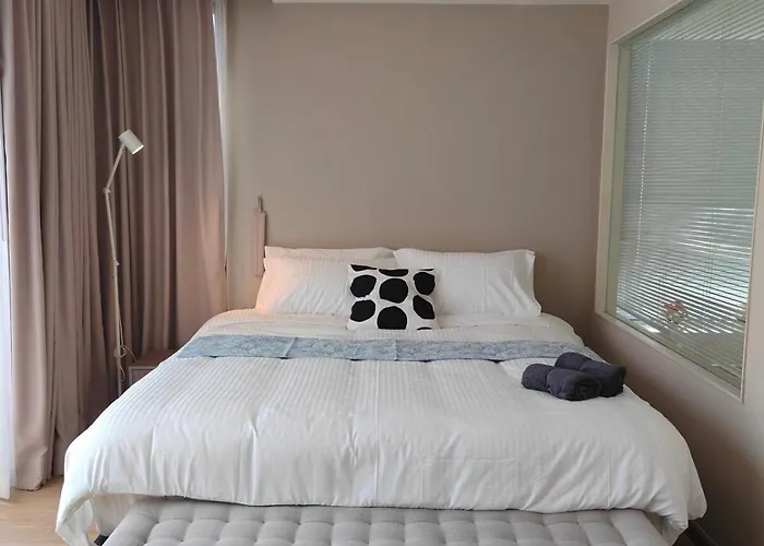 Апартаменты Modern 2br-3 Mins Walking Distance To Bts Thonglor Бангкок