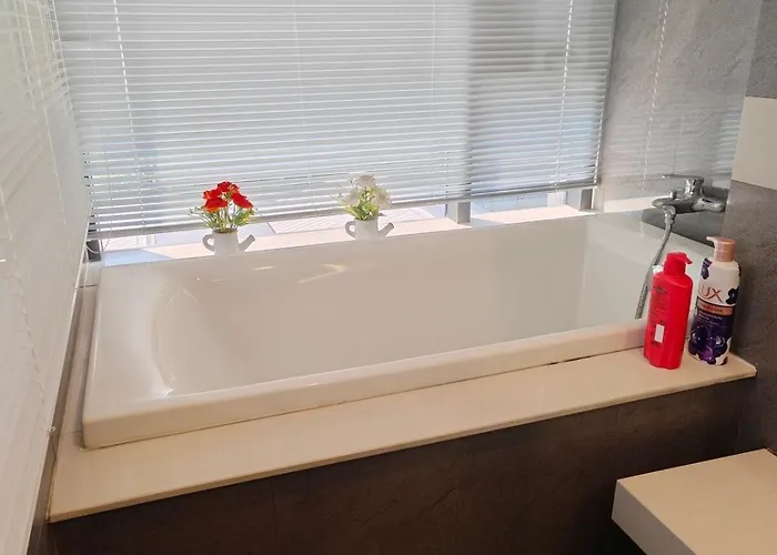Modern 2br-3 Mins Walking Distance To Bts Thonglor Апартаменты