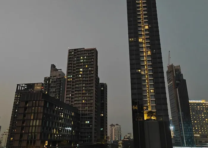 Апартаменты Modern 2br-3 Mins Walking Distance To Bts Thonglor Бангкок