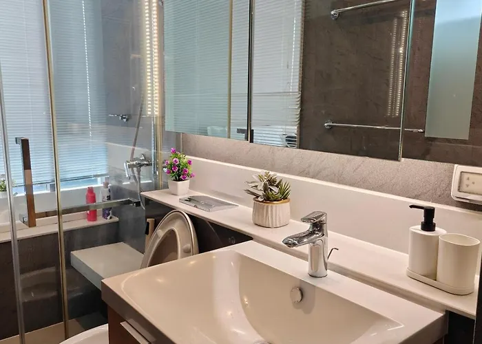 Апартаменты Modern 2br-3 Mins Walking Distance To Bts Thonglor *