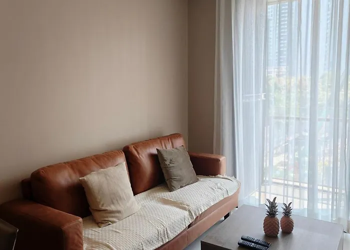 Апартаменты Modern 2br-3 Mins Walking Distance To Bts Thonglor Бангкок